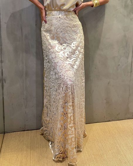 Saia Longa Sobreposição Dourado