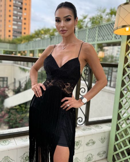 Vestido Curto Renda Franjas Preto
