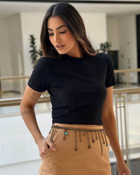 T-Shirt Malha Cropped Preta