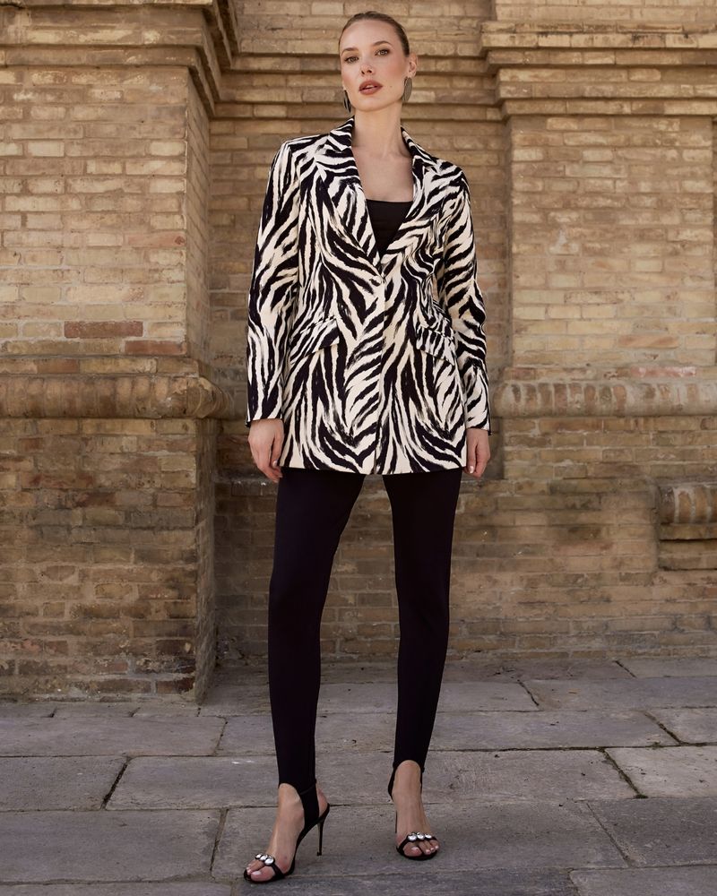 Blazer-Sarja-White-Tiger