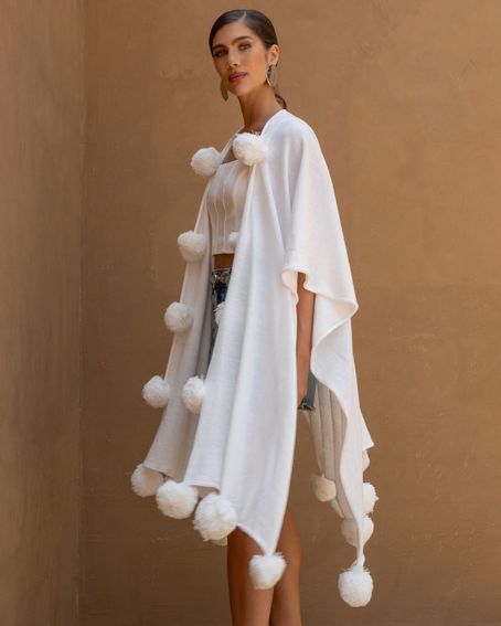 Poncho Tricot Pom Pom Off White