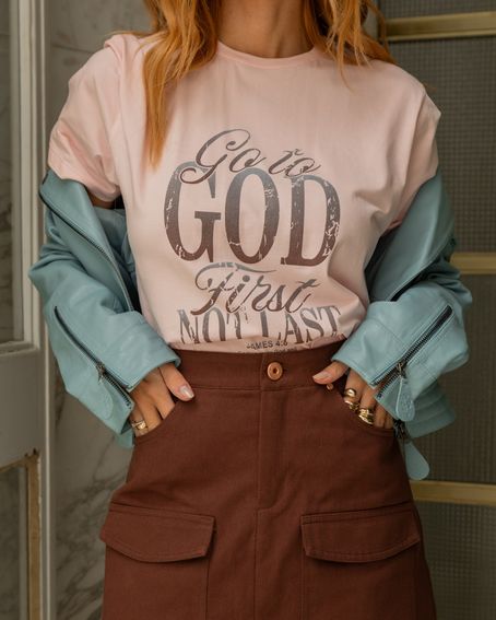 T-Shirt God First Rosa Cream