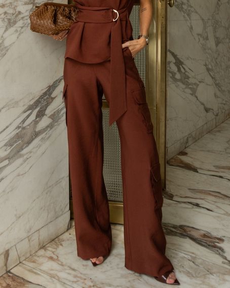 Calça Alfaiataria Bolsos Fole Marrom Brown