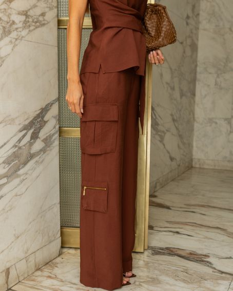 Calça Alfaiataria Bolsos Fole Marrom Brown