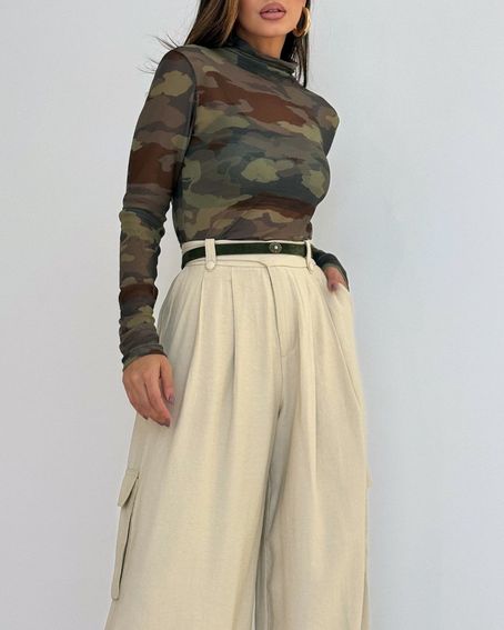 Calça Pantalona Bolsos Bege