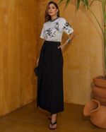 T-Shirt-Flower-Black