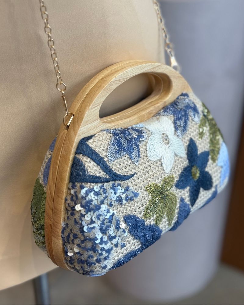 Clutch-Paete-Flower
