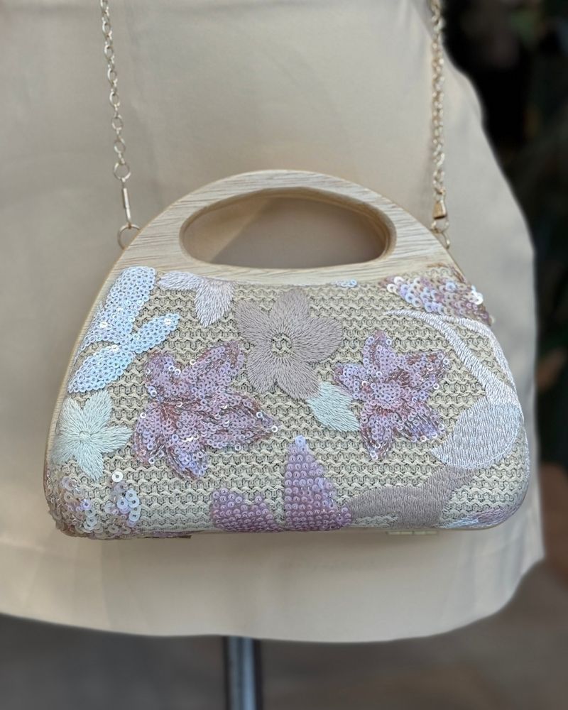 Clutch-Paete-Flower