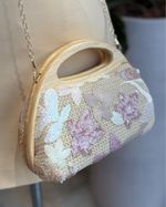 Clutch-Paete-Flower