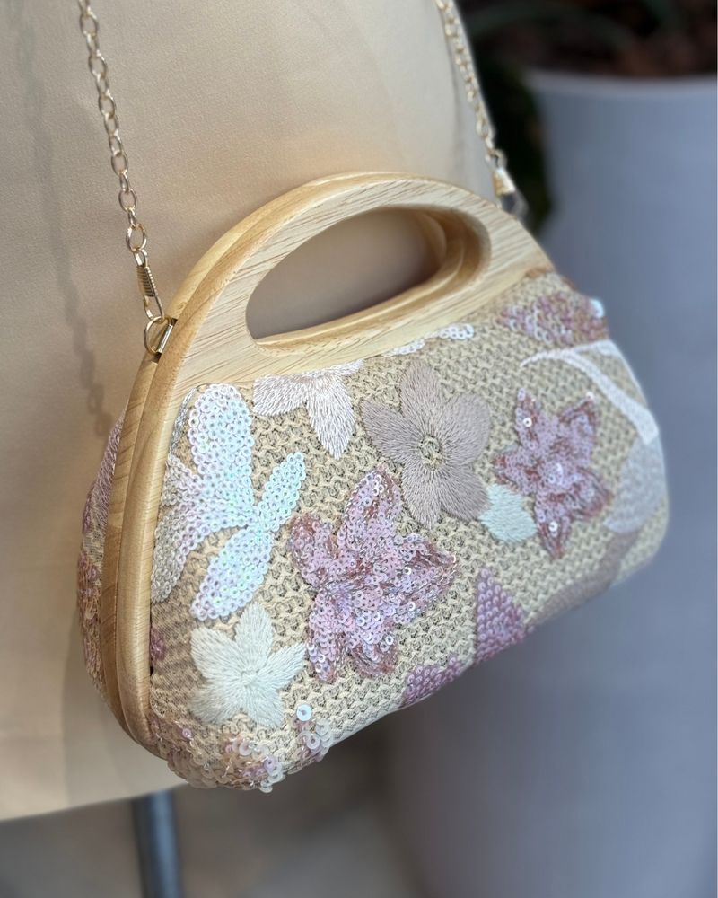Clutch-Paete-Flower
