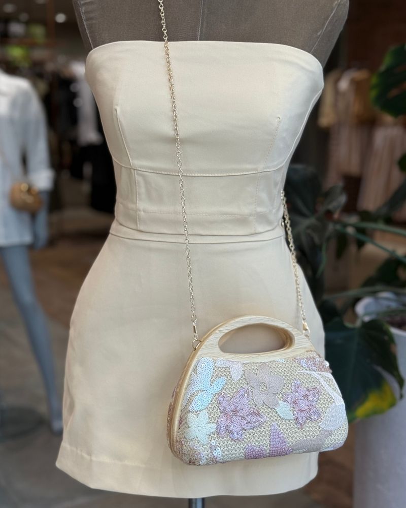 Clutch-Paete-Flower