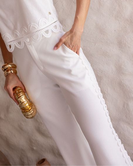 Calça Alfaiataria Detalhe Guipir Off White