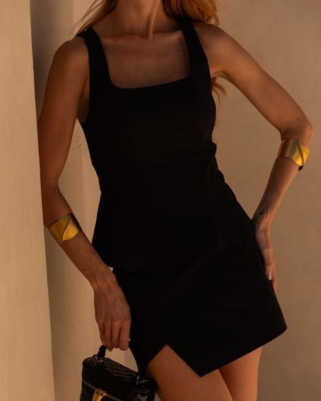 Peplum Decote Quadrado Preto