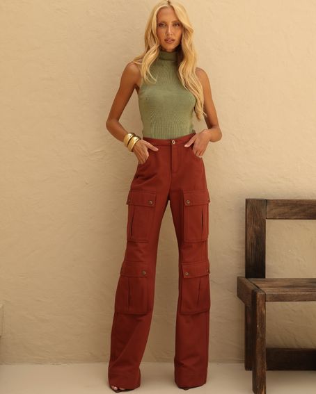 Calça Sarja Bolsos Foli Marrom Avelã